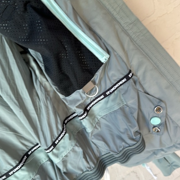 Free People coat ski jacket thumb holes sage green quilted hoodie NEW xs - Picture 9 of 16